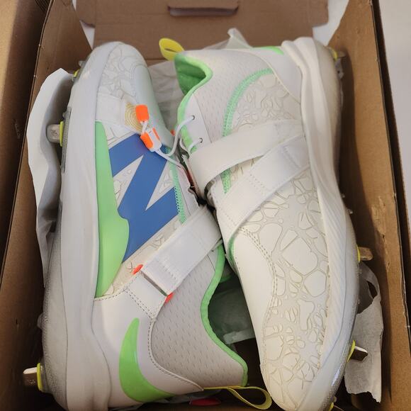 New Balance Men's FuelCell Lindor V2 Metal Baseball Shoe, white , 15 - Picture 9 of 10